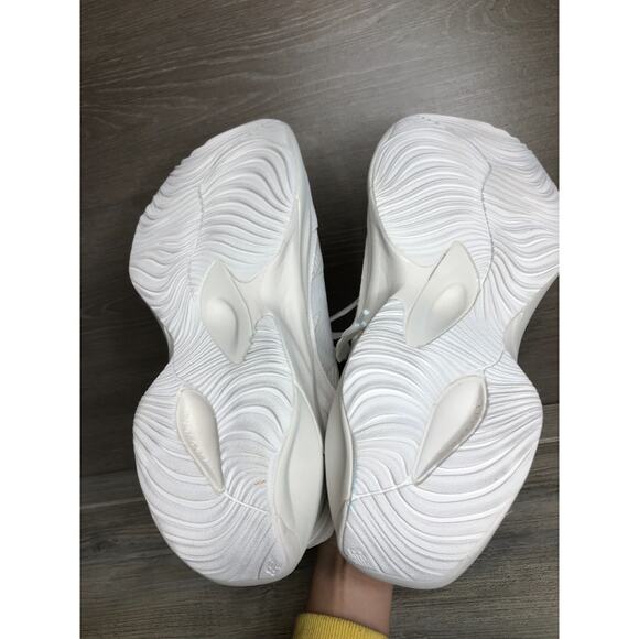 New Balance WRPD Runner Cushioned Walking Sneaker Triple White New Size 10.5 main image 8